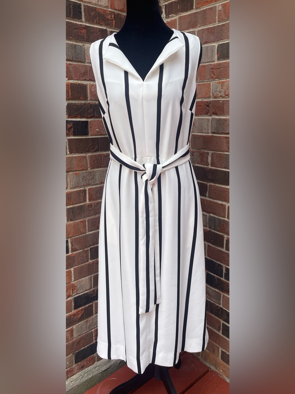 Banana Republic Women's Sleeveless White/Black Striped Belted Midi Dress Size 4